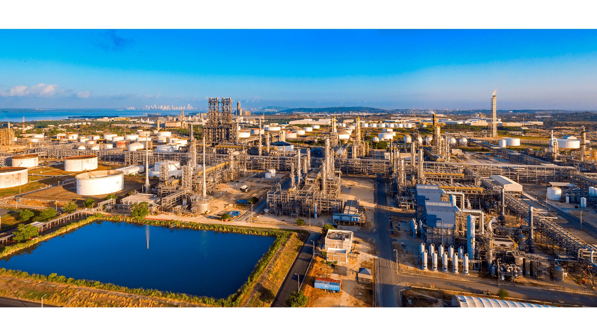 Refinería de Cartagena iniciará prueba de producción de combustible sostenible de aviación